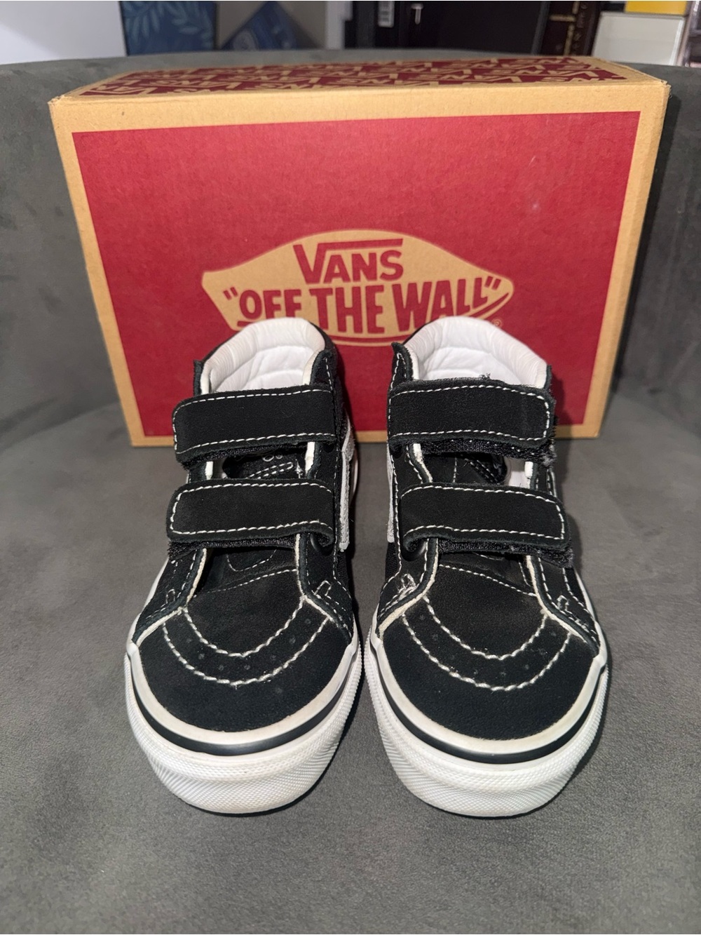 GUC | Vans Toddler Black and White Velcro Skate Sneakers | size 10.5